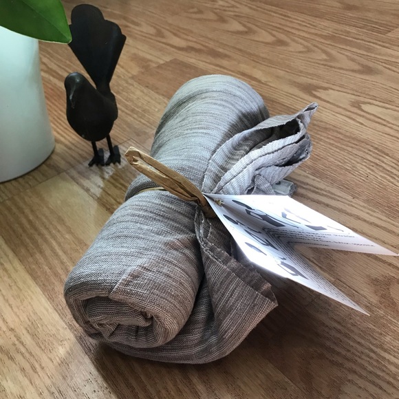 Convertible nursing scarf - Picture 4 of 4